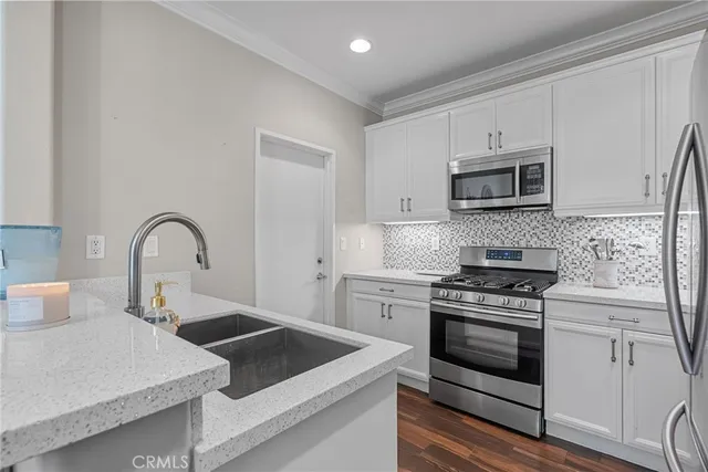 $564,900 | 28468 Santa Rosa Lane, Unit 534, Saugus, CA 91350