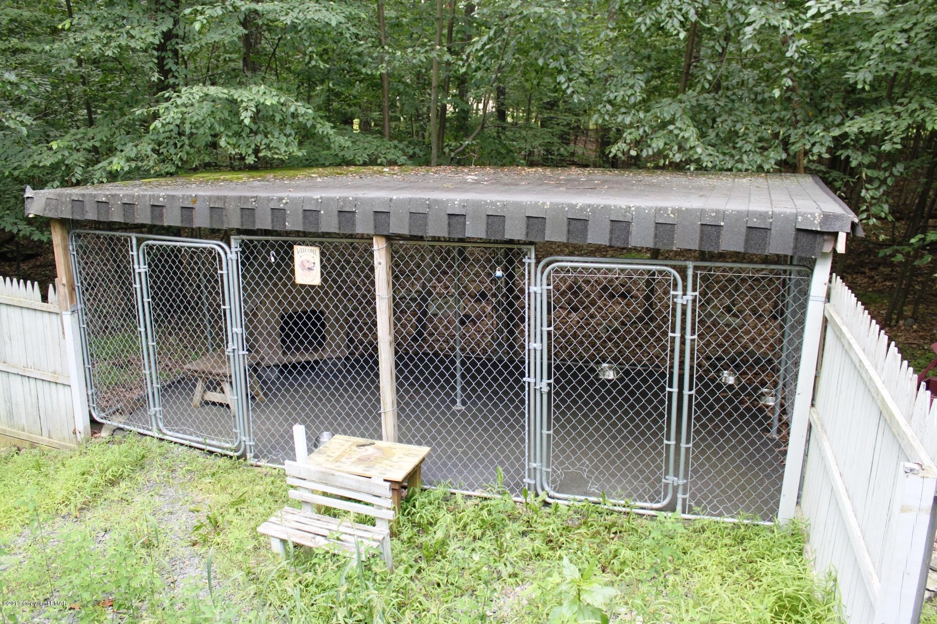 238 Gold Finch Road Bushkill, PA 18324 - Photo 11 of 19 Dog Area