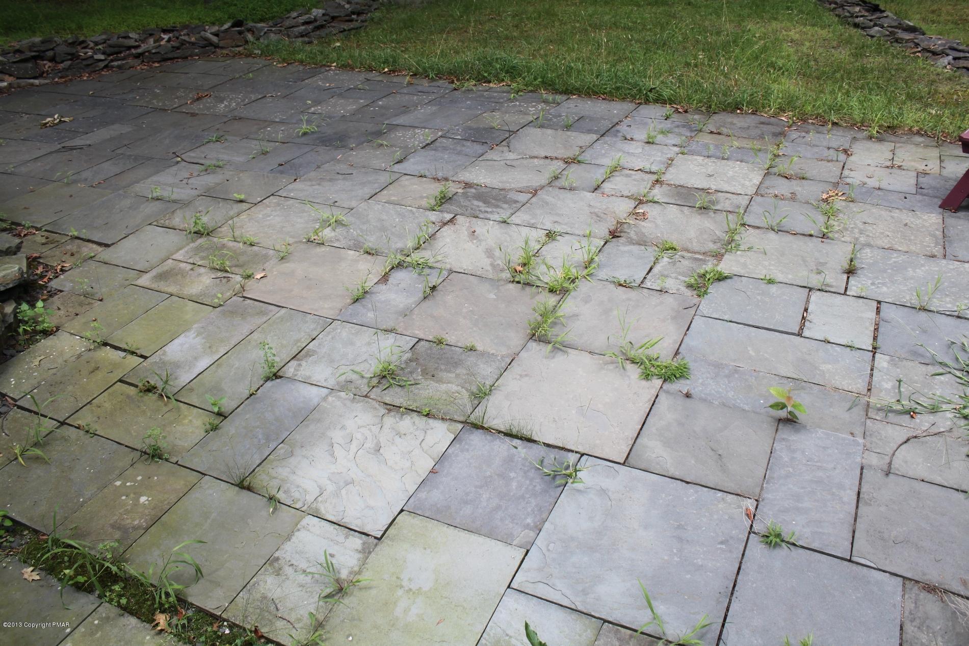 238 Gold Finch Road Bushkill, PA 18324 - Photo 13 of 19 Front Patio