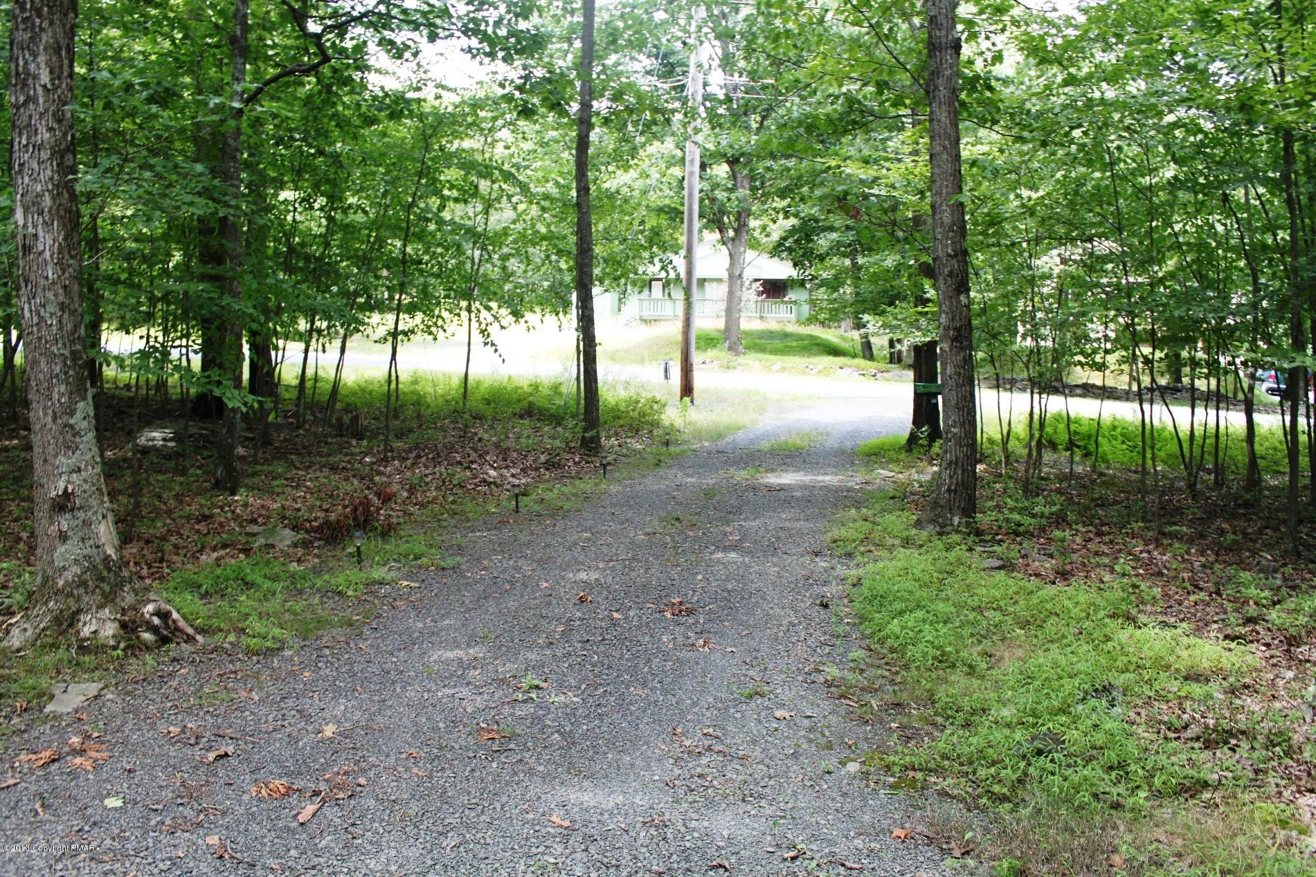 238 Gold Finch Road Bushkill, PA 18324 - Photo 15 of 19 Driveway property entrance fromstreet