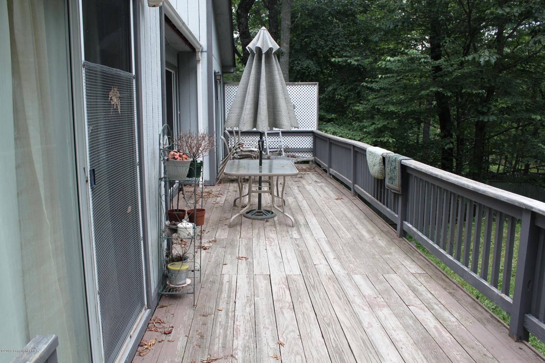 238 Gold Finch Road Bushkill, PA 18324 - Photo 17 of 19 Rear Deck