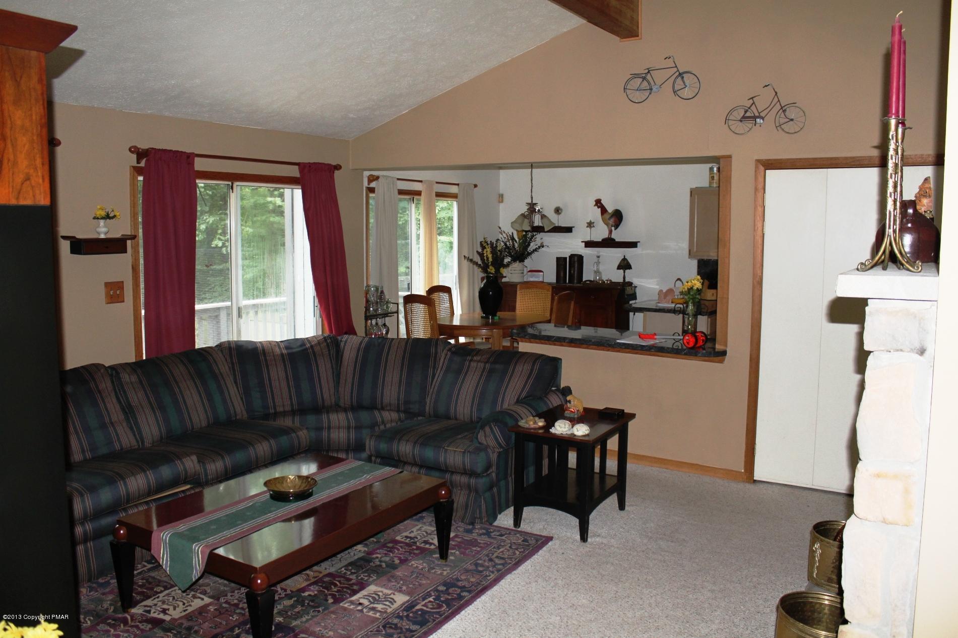 238 Gold Finch Road Bushkill, PA 18324 - Photo 8 of 19 View LR into Kitchen