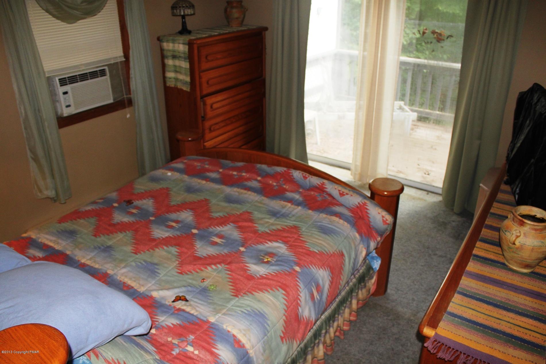 238 Gold Finch Road Bushkill, PA 18324 - Photo 10 of 19 Bedroom