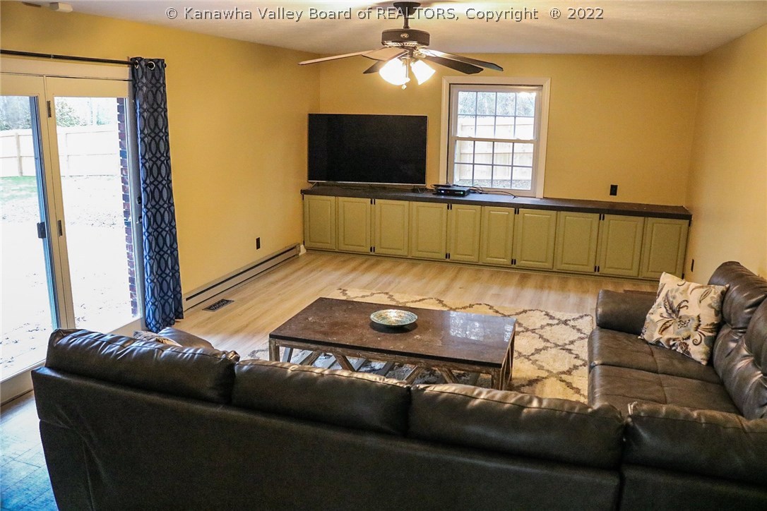 109 Laurel Ridge Road Scott Depot, WV 25560 - Photo 6 of 20 Den/Family Room