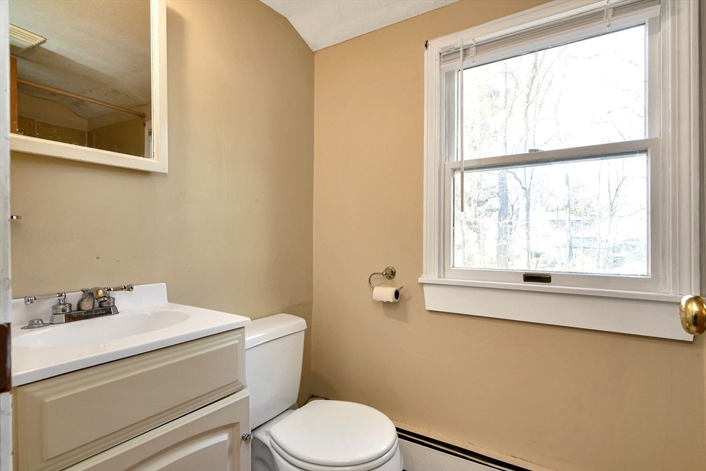 22 Doyle Road Holden, MA 01520 - Photo 24 of 32 Gallery Image 24