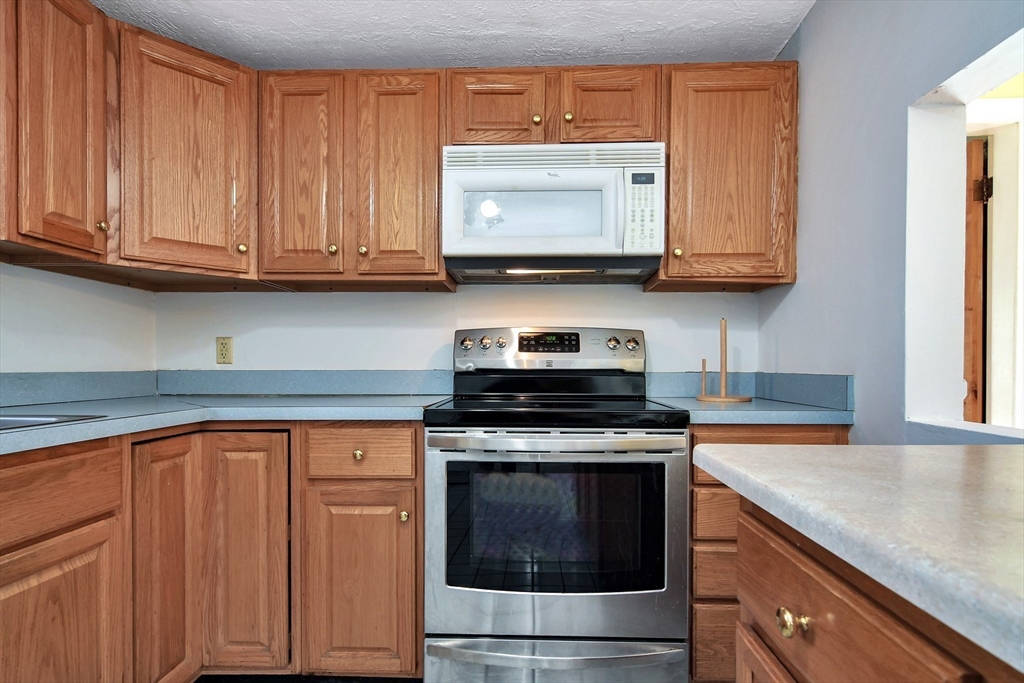 22 Doyle Road Holden, MA 01520 - Photo 6 of 32 Gallery Image 6