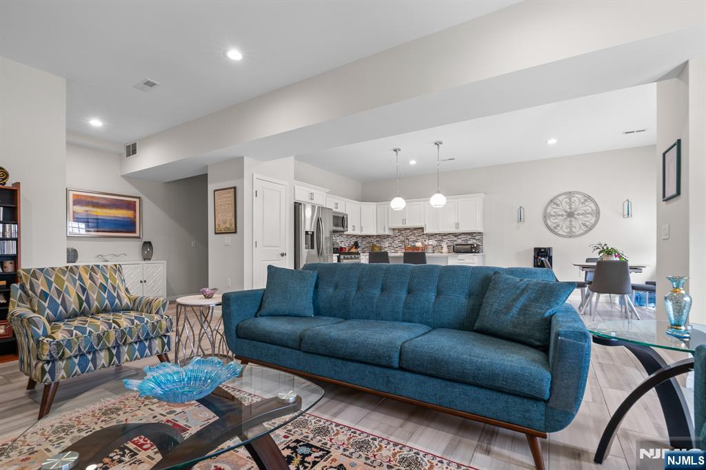 165 Lakeside Road, Unit 8 West Milford, NJ 07421 - Photo 10 of 41