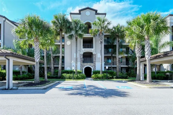 $6,000 | 16706 Vardon Terrace, Unit 105, Bradenton, FL 34211