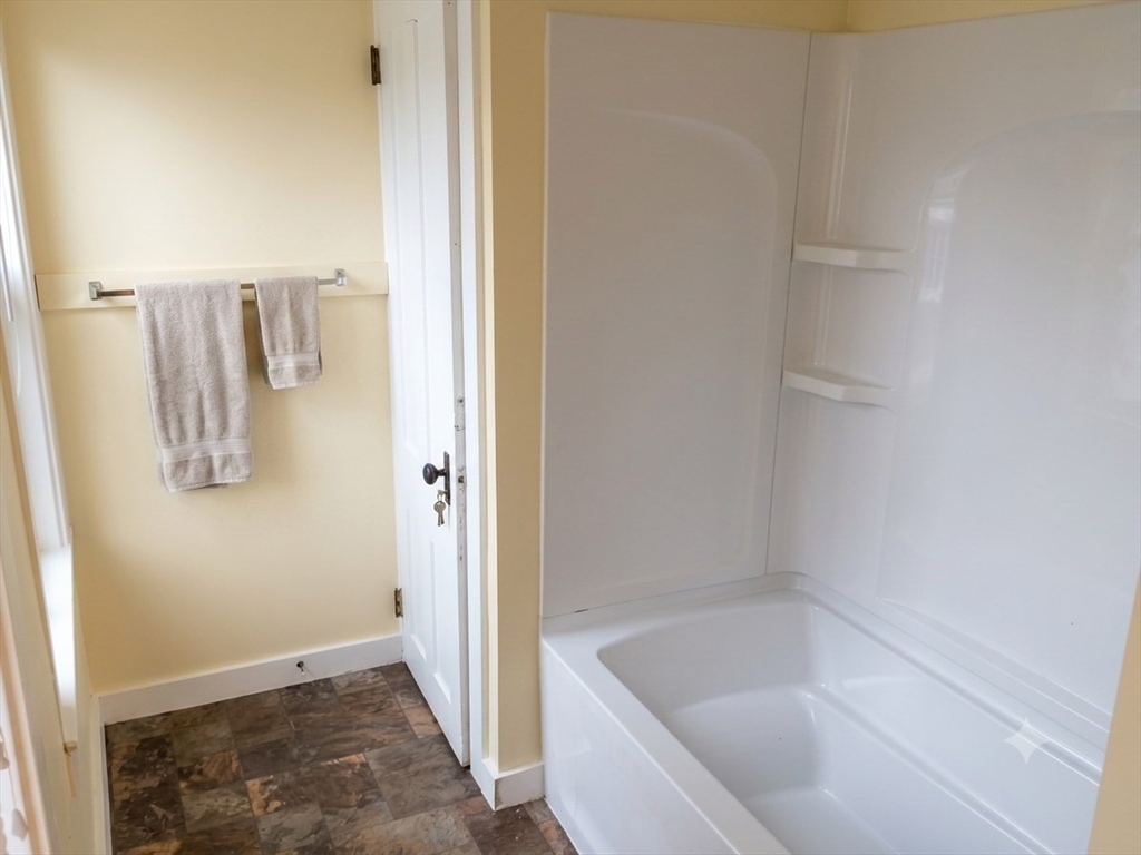 90 North Prospect Street, Unit 2 Amherst, MA 01002 - Photo 7 of 15