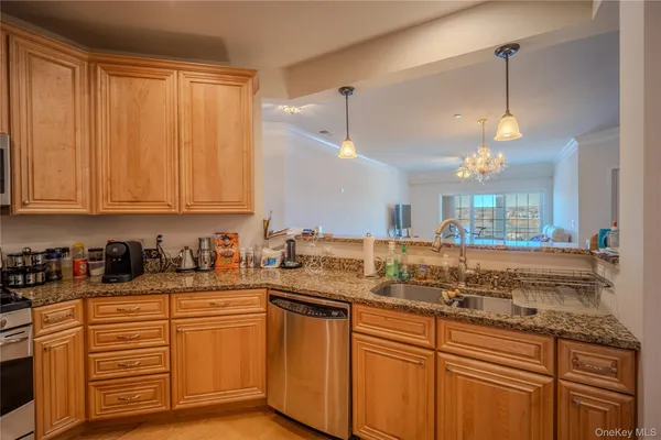 $3,000 | 2216 Bennington Drive, Fishkill, NY 12524