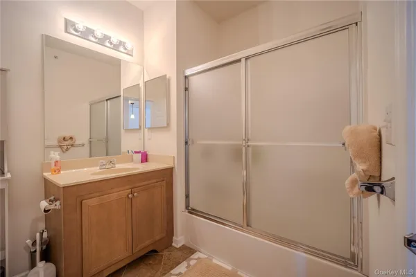 $3,000 | 2216 Bennington Drive, Fishkill, NY 12524