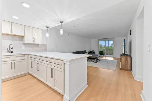 $2,750 | 5700 Northwest 2nd Avenue, Unit 211, Boca Raton, FL 33487