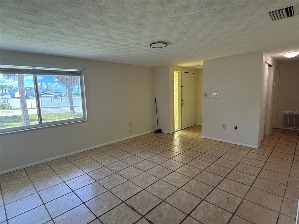5405 Riverside Drive Punta Gorda, FL 33982 - Photo 4 of 12 Gallery Image 4