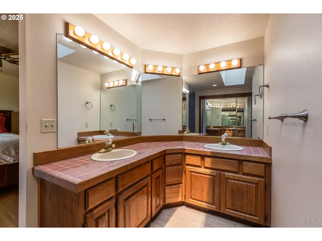 $649,000 | 34948 Sykes Road, St. Helens, OR 97051