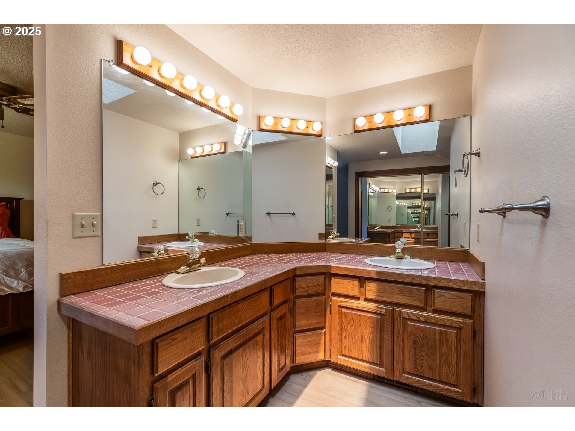 34948 Sykes Road St. Helens, OR 97051 - Photo 16 of 32 Bathroom, Attached