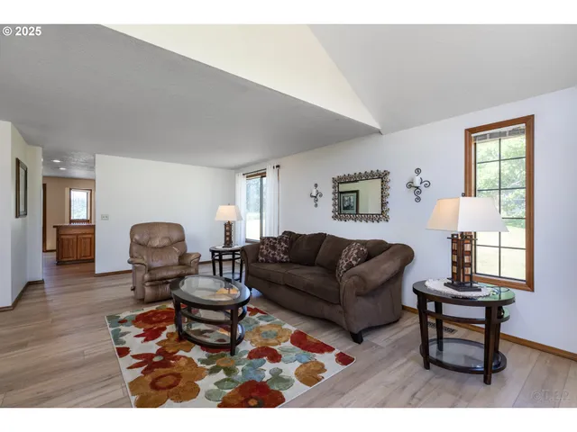 $649,000 | 34948 Sykes Road, St. Helens, OR 97051