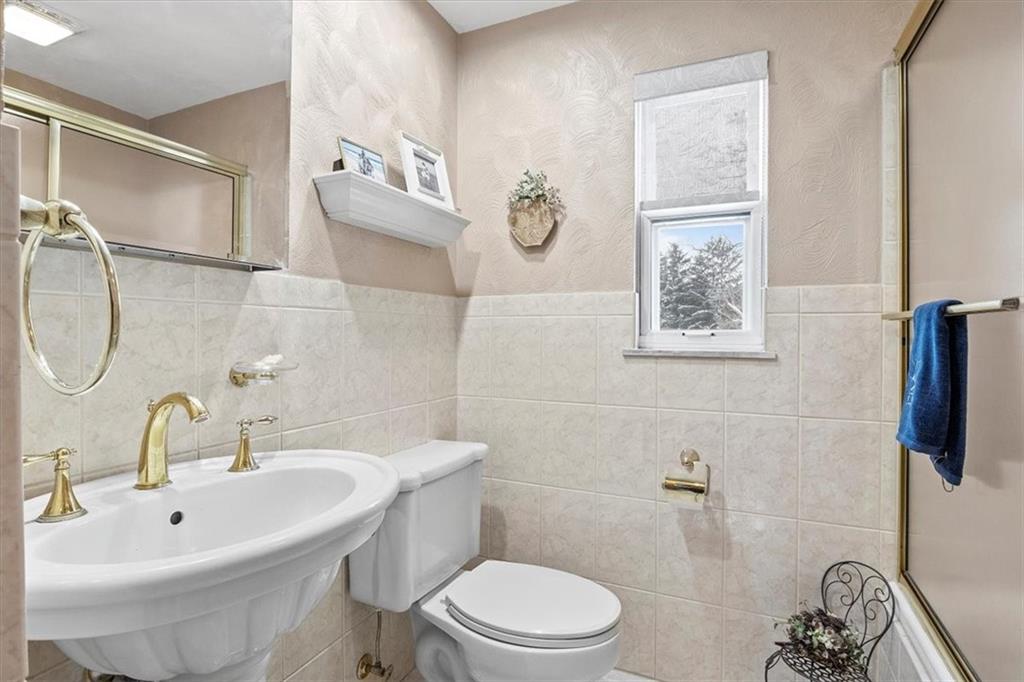 1539 Powers Run Road Pittsburgh, PA 15238 - Photo 12 of 25 Gallery Image 12
