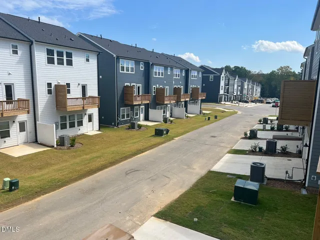 a view of a livingroom with furniture