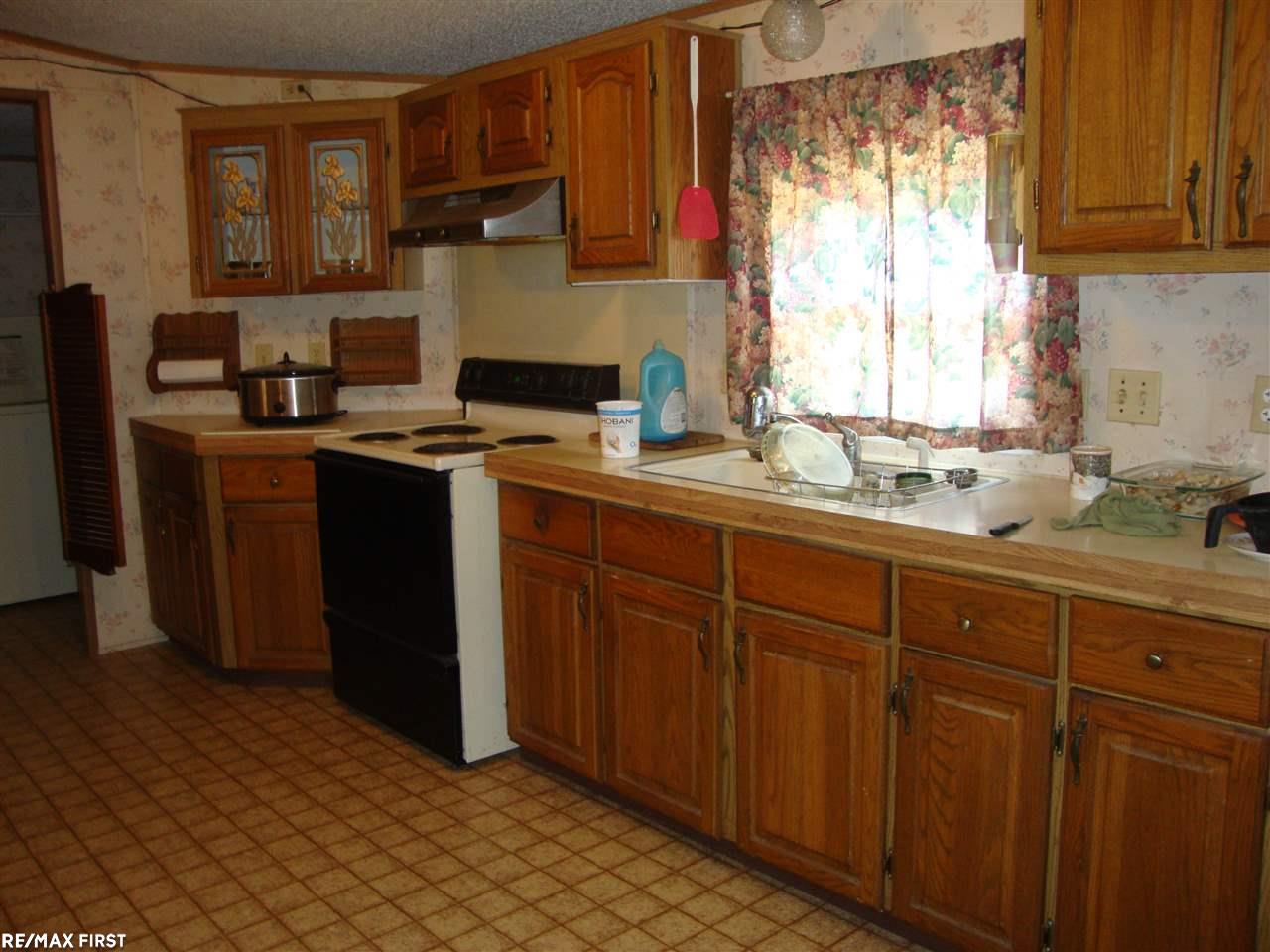 75389 True Road Armada, MI 48005 - Photo 6 of 31 31299837-5.JPG