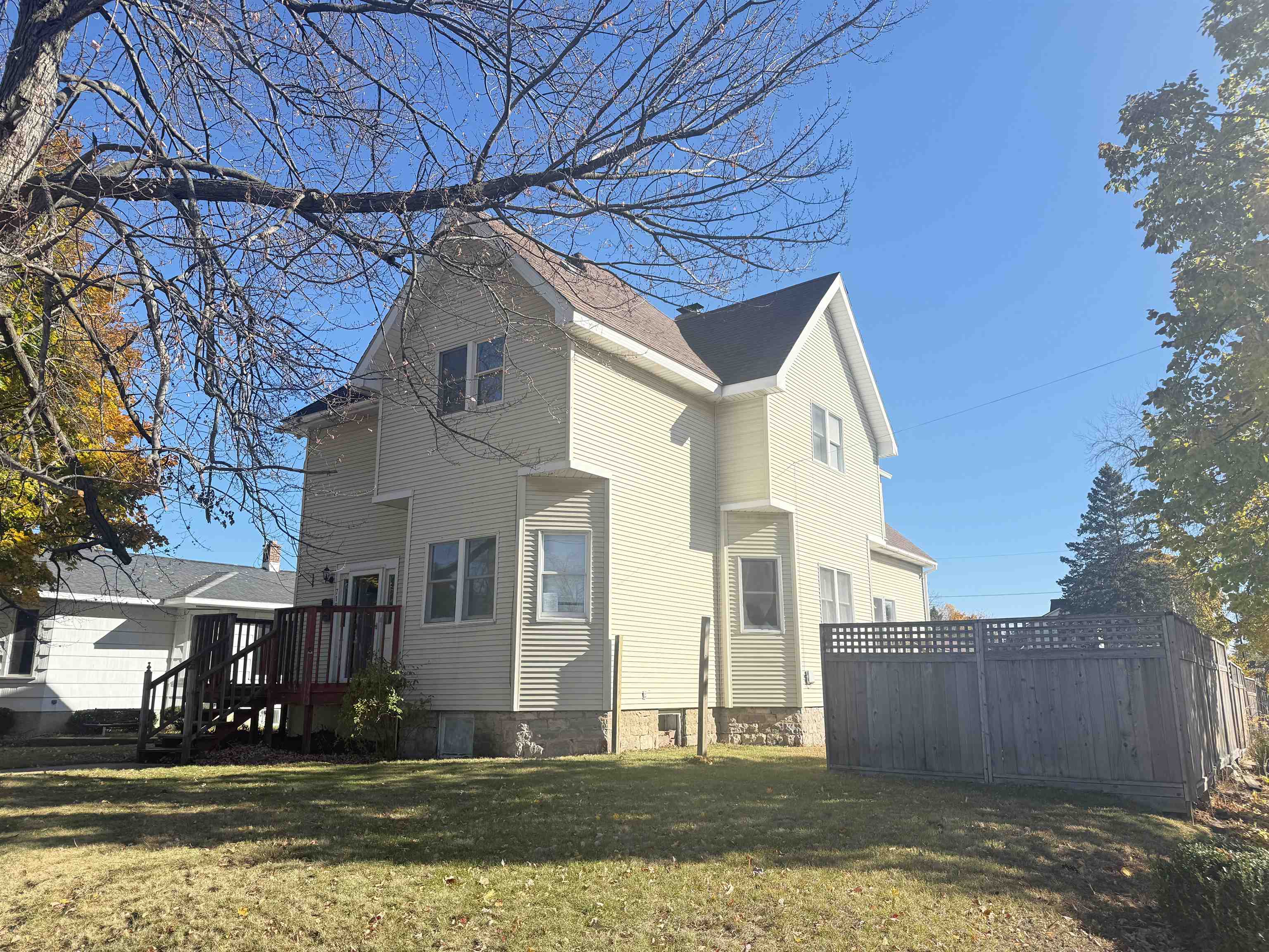 718 Jackson Street Marinette, WI 54143 - Photo 1 of 18