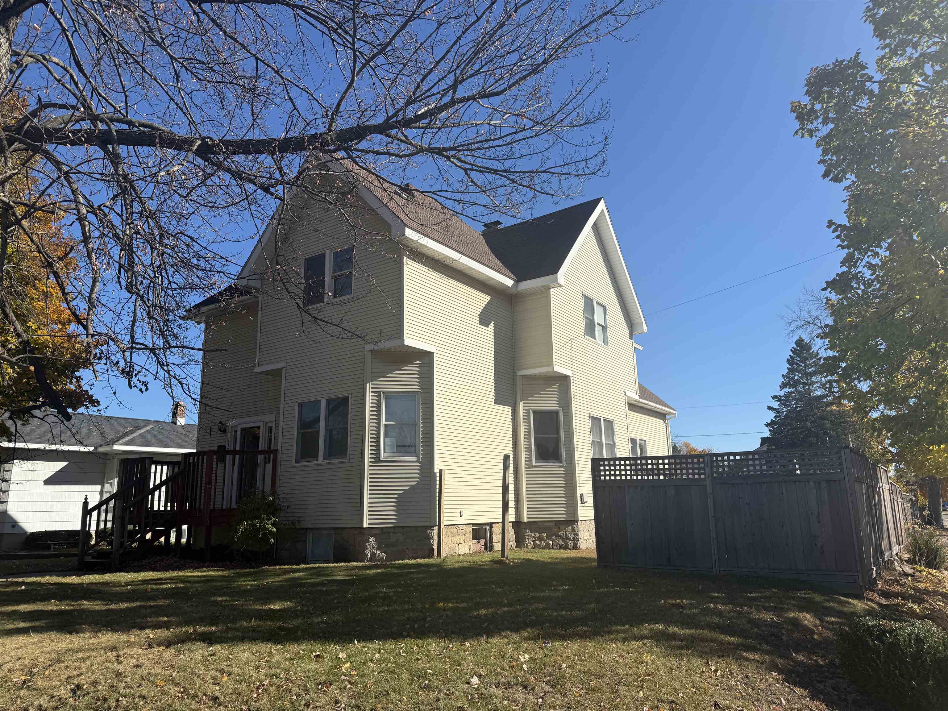 718 Jackson Street Marinette, WI 54143 - Photo 16 of 18