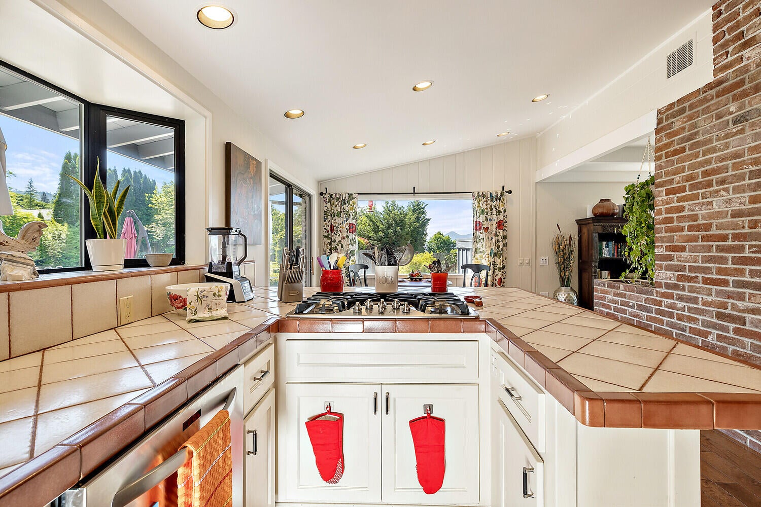 2395 Scoville Road Grants Pass, OR 97526 - Photo 42 of 101 43