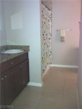 view of a utility room with washer and dryer