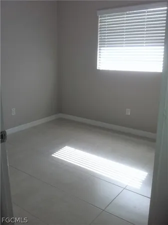 a view of empty room with window