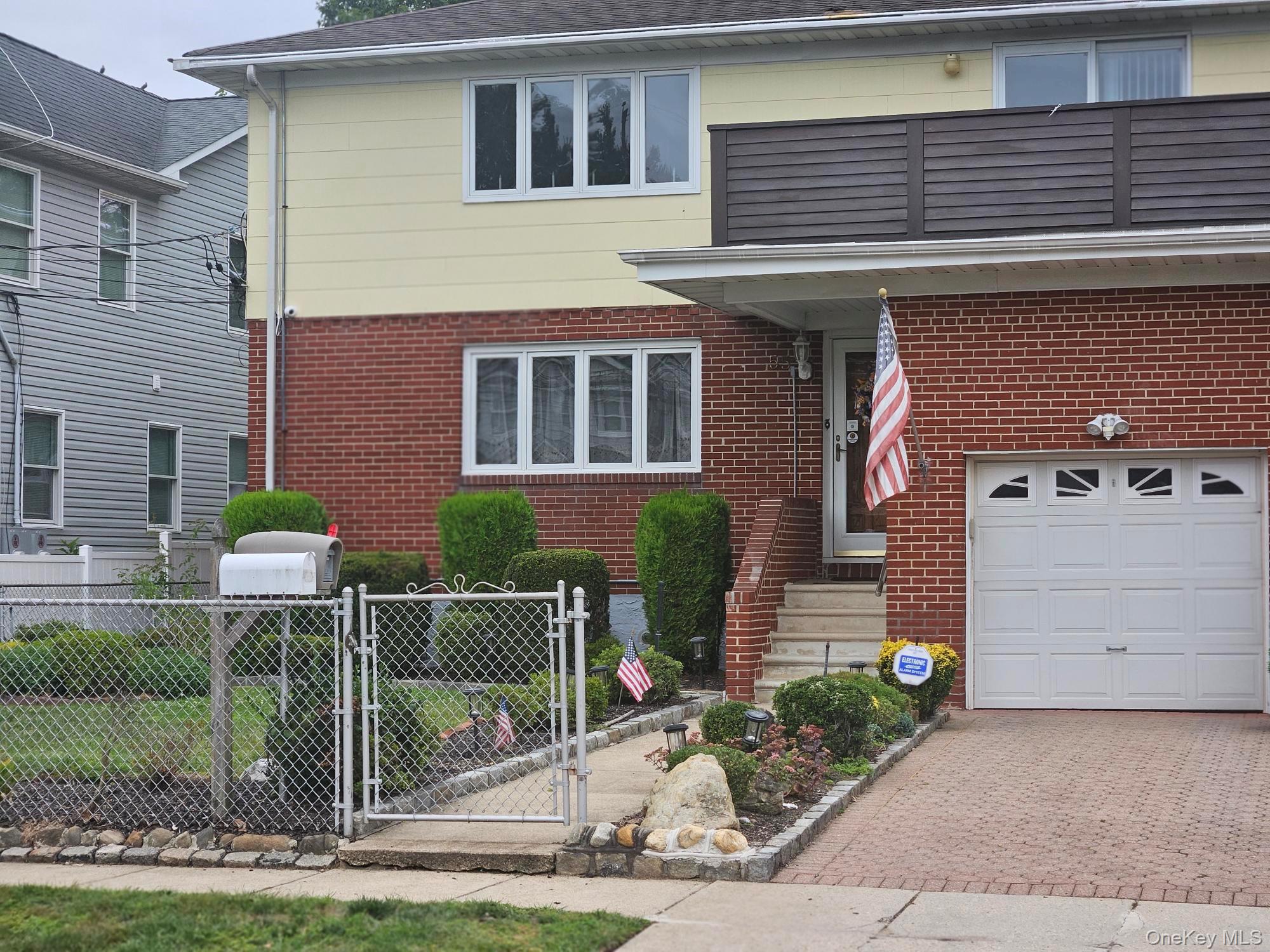 55 Juniper Road, Unit A Port Washington, NY 11050 - Photo 3 of 13