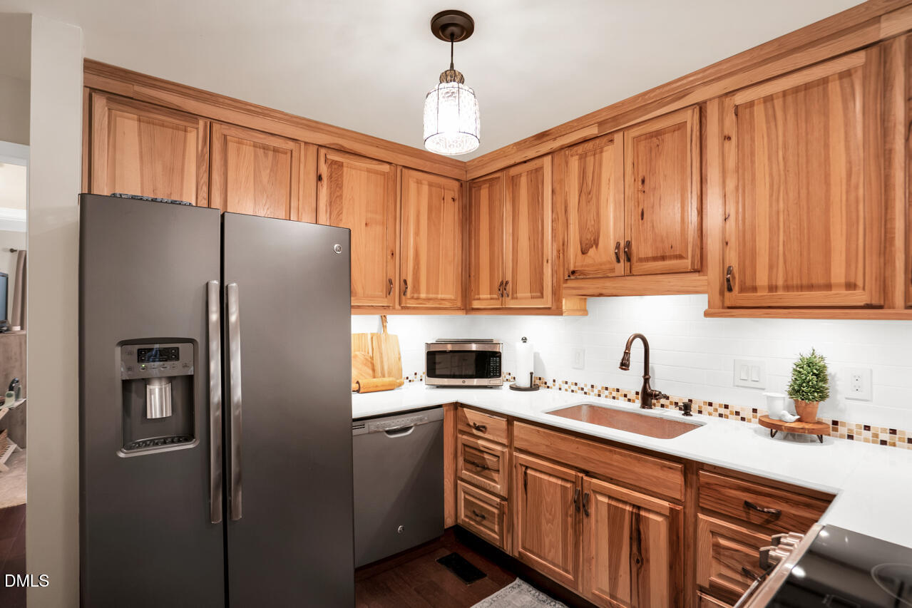 83 Stoneridge Road Durham, NC 27705 - Photo 24 of 51 33-DSC08549