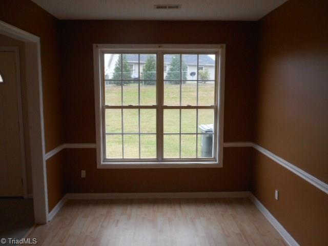 3604 Markham Road Greensboro, NC 27405 - Photo 4 of 12 Gallery Image 4