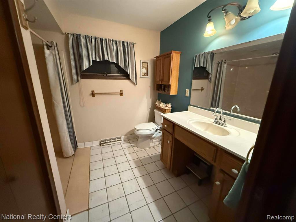 27125 Delos Road New Boston, MI 48164 - Photo 32 of 45 Gallery Image 32