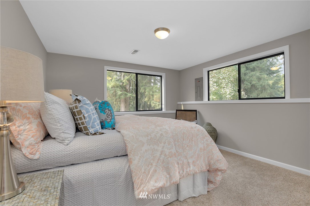 27004 Northeast Ames Lake Road Redmond, WA 98053 - Photo 11 of 25 Gallery Image 11