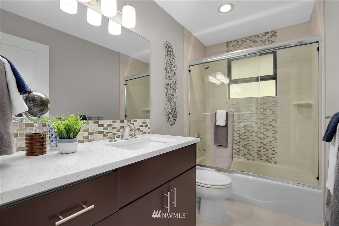 27004 Northeast Ames Lake Road Redmond, WA 98053 - Photo 14 of 25 Gallery Image 14