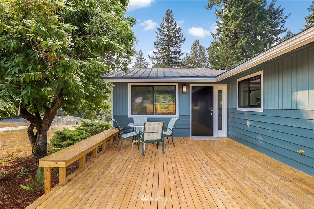 27004 Northeast Ames Lake Road Redmond, WA 98053 - Photo 3 of 25 Gallery Image 3