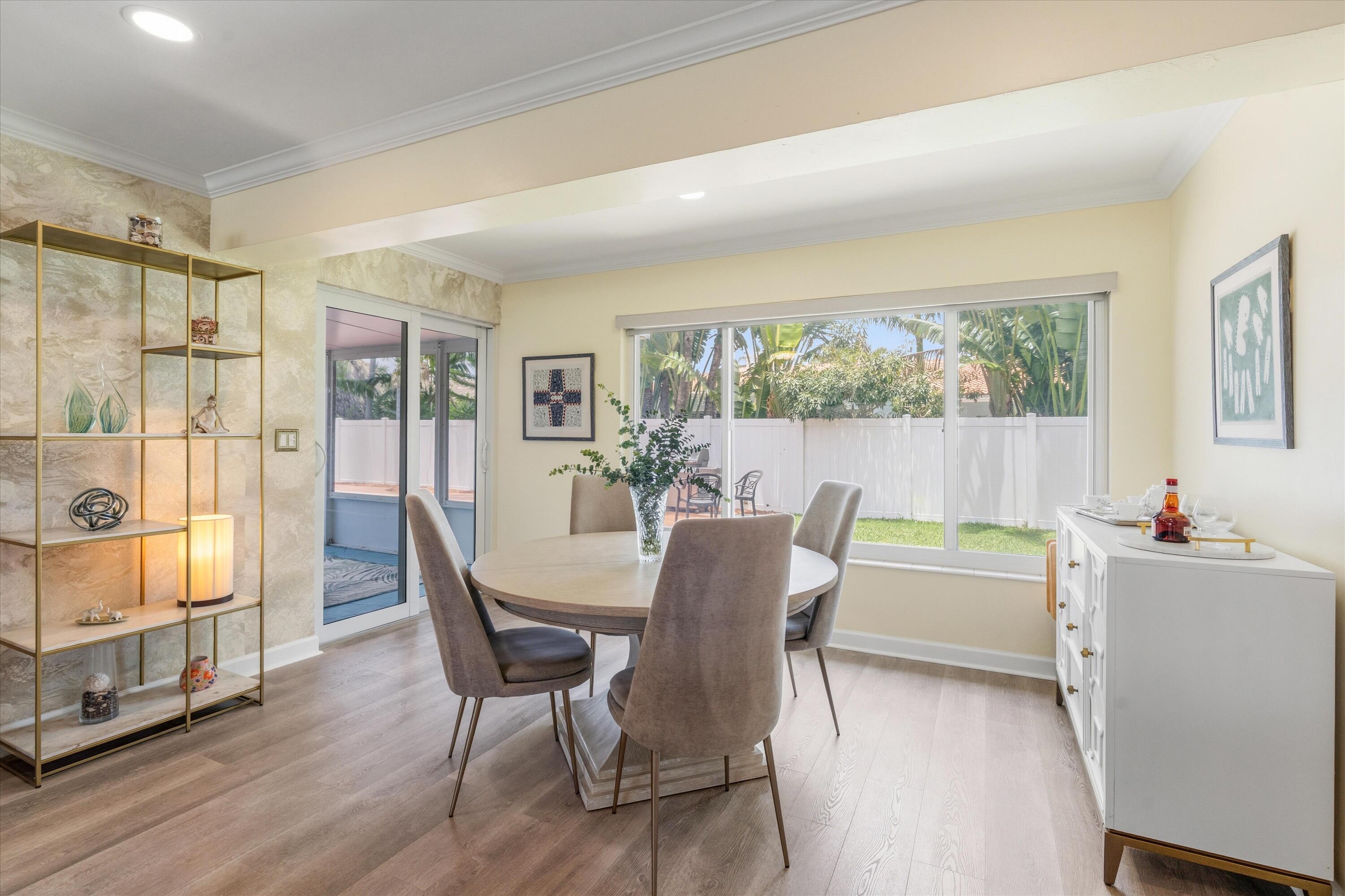 801 Berkley Street Boca Raton, FL 33487 - Photo 14 of 32 Dining Area