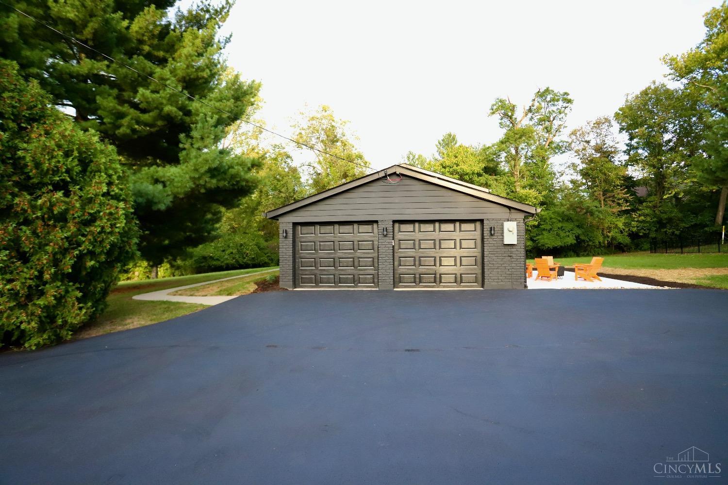 3381 East Galbraith Road Amberley, OH 45236 - Photo 37 of 42