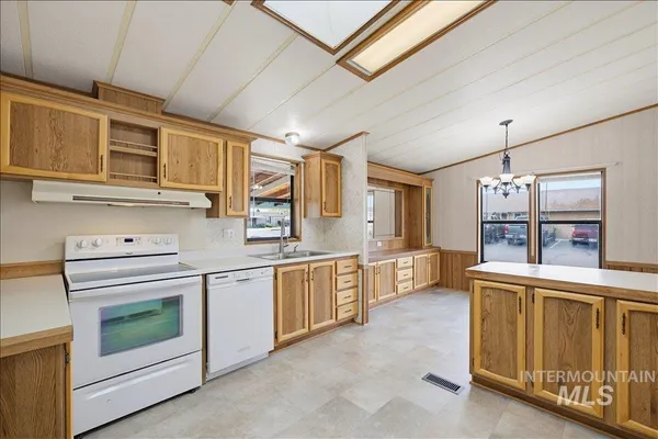 $175,000 | 1907 West Flamingo Avenue, Unit 44, Nampa, ID 83651