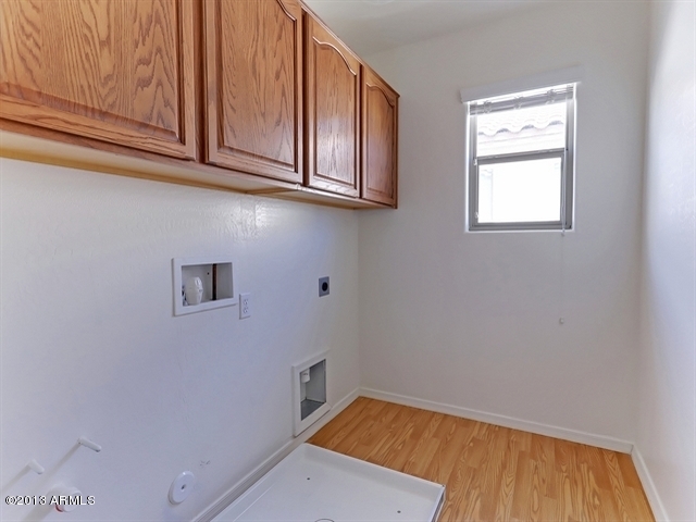 9396 West Cordes Road Tolleson, AZ 85353 - Photo 38 of 45 Laundry (up)-