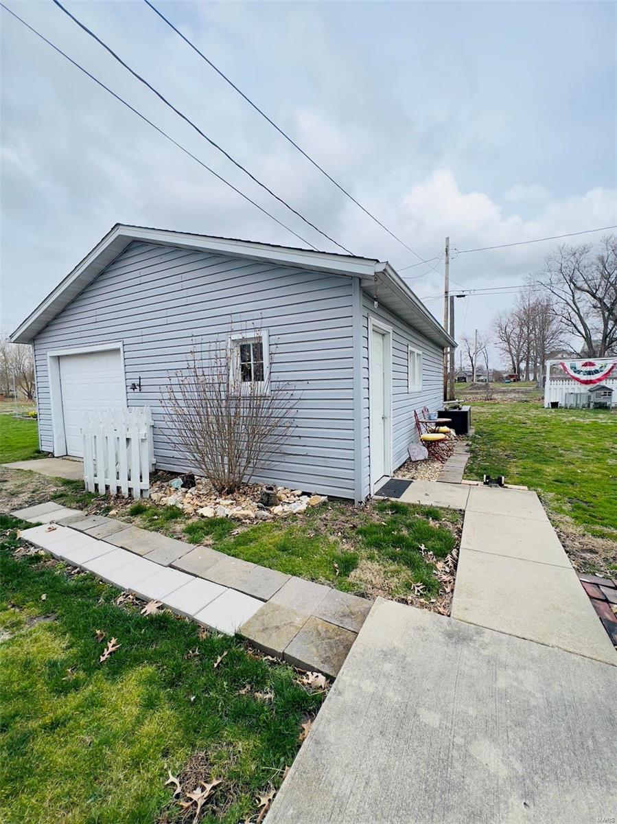 311 Putnam Street Mount Olive, IL 62069 - Photo 14 of 16