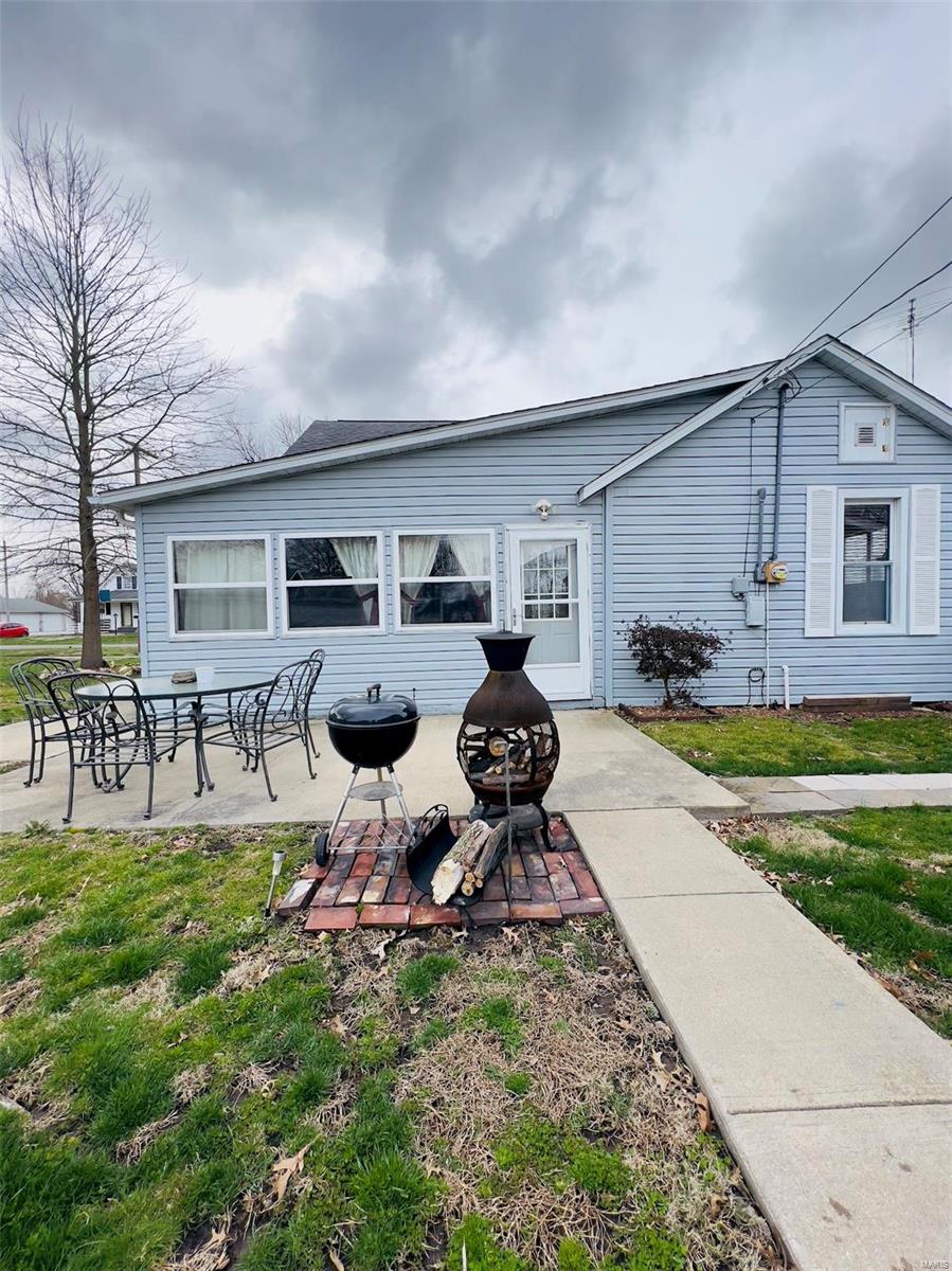311 Putnam Street Mount Olive, IL 62069 - Photo 15 of 16