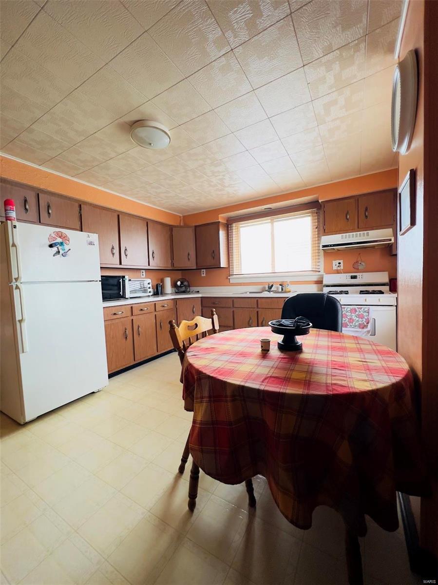 311 Putnam Street Mount Olive, IL 62069 - Photo 5 of 16