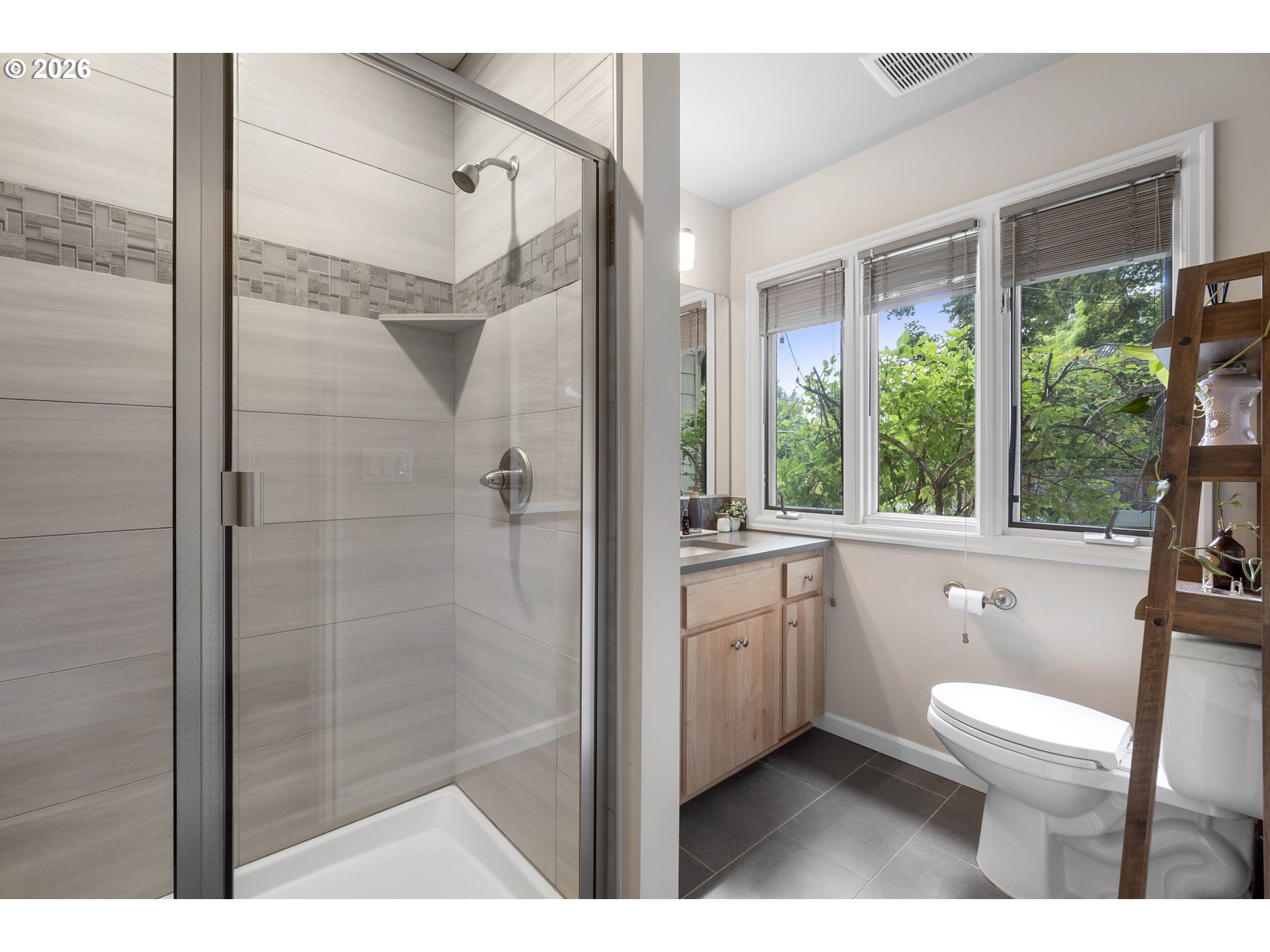 8435 Southwest 11th Avenue Portland, OR 97219 - Photo 36 of 47