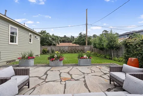 $835,000 | 2210 Chantilly Lane, Houston, TX 77018