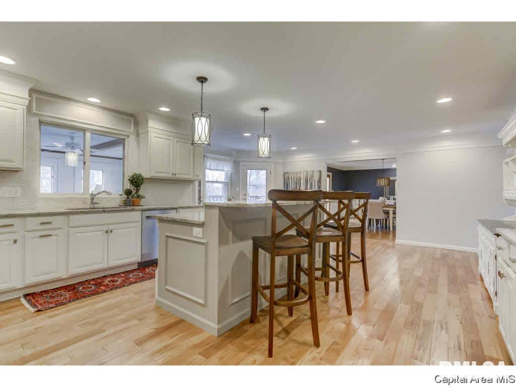 709 Clipper Road Springfield, IL 62711 - Photo 8 of 36