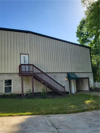 $1,900 | 3830 Mathis Airpark Road, Unit B, Suwanee, GA 30024