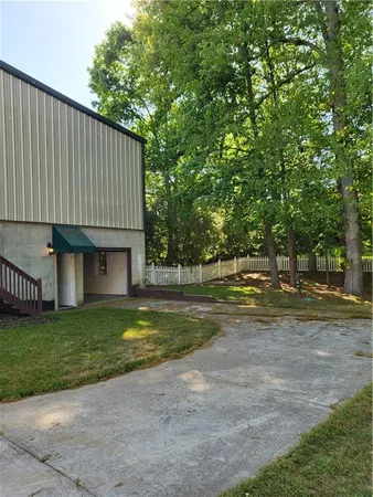 $1,900 | 3830 Mathis Airpark Road, Unit B, Suwanee, GA 30024