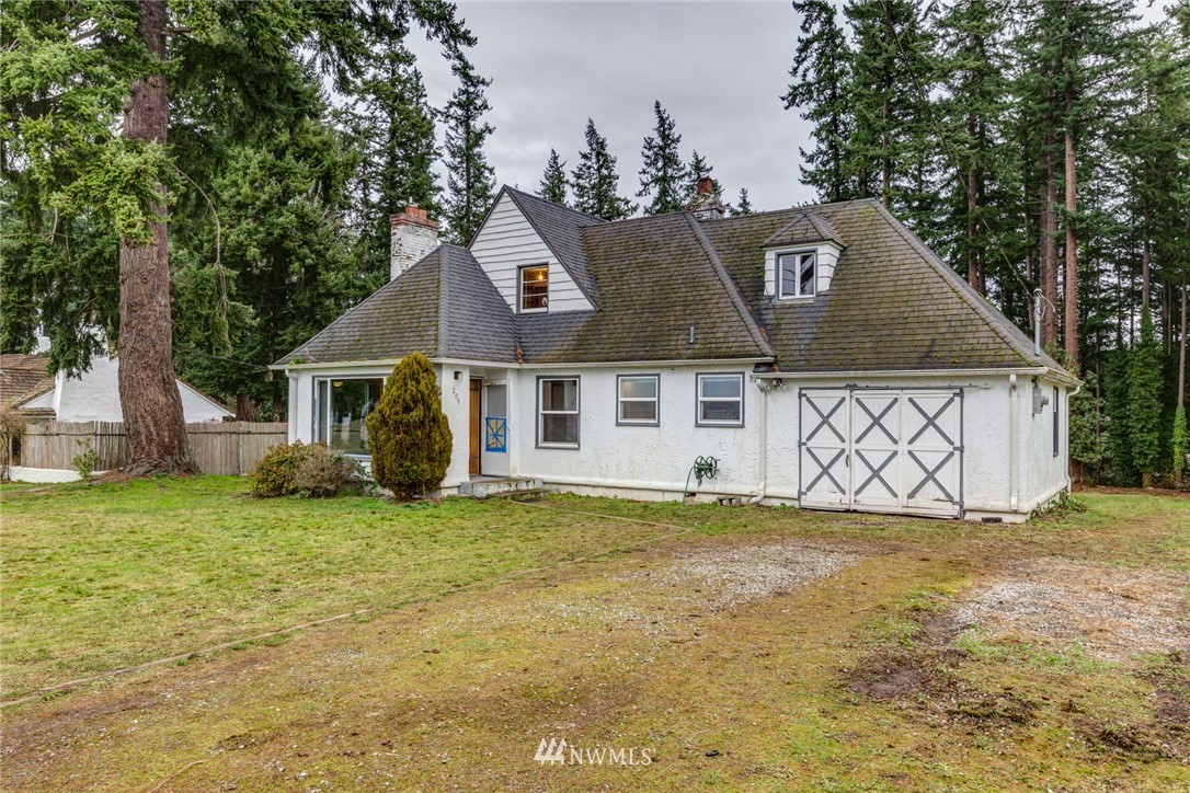 209 Parkridge Road Bellingham, WA 98225 - Photo 1 of 33 a front view of a house with a yard