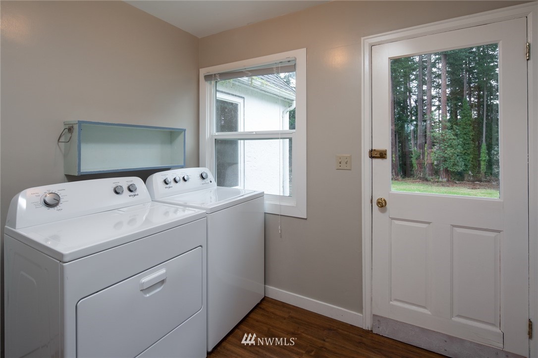 209 Parkridge Road Bellingham, WA 98225 - Photo 17 of 33 a utility room with dryer and washer