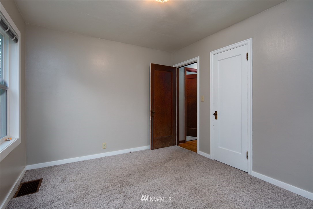 209 Parkridge Road Bellingham, WA 98225 - Photo 20 of 33 a view of an empty room